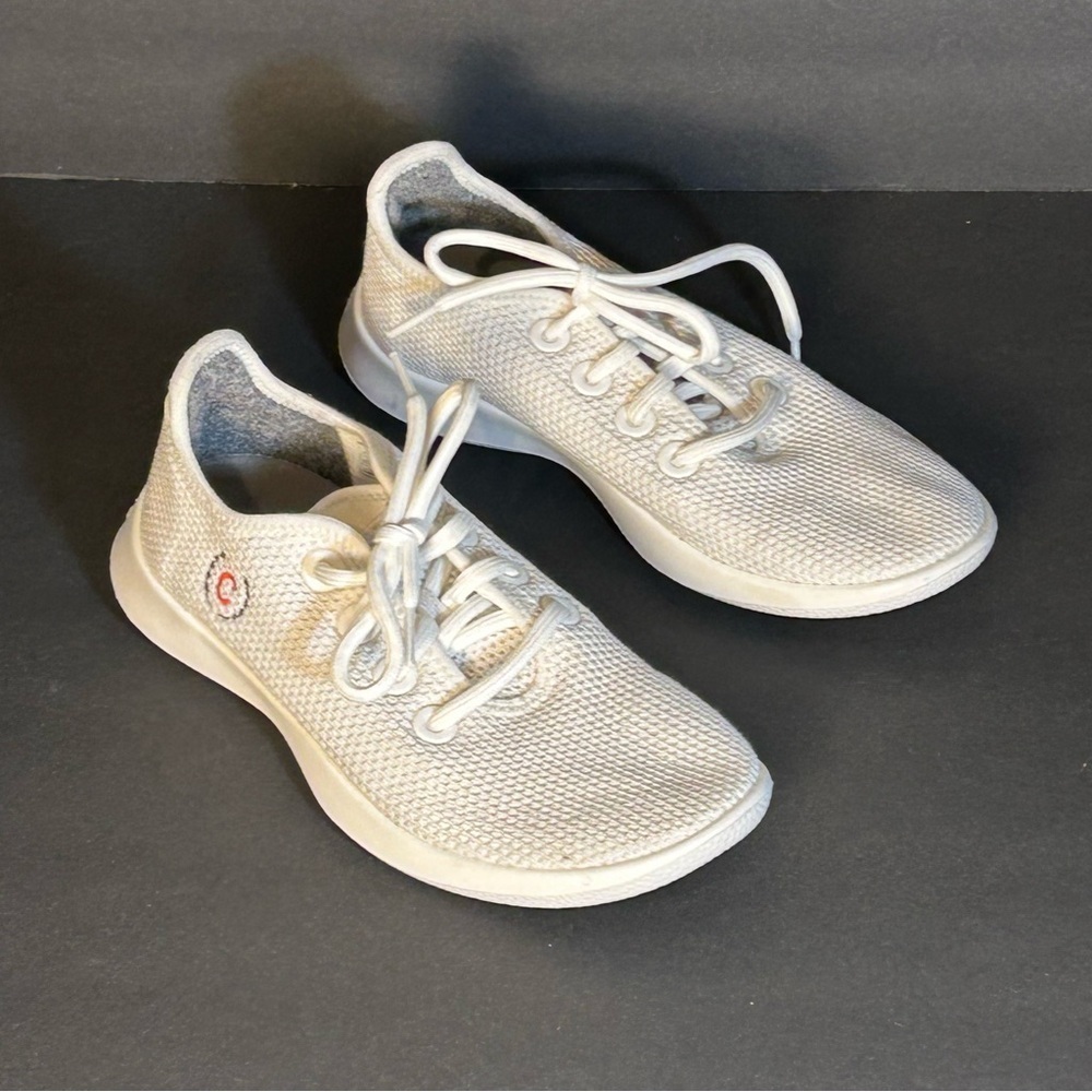 All Birds Tree Runner Womens Size US 7 White Low Top Athletic Shoes LOGO